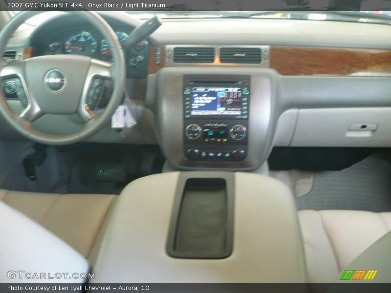 Onyx Black / Light Titanium 2007 GMC Yukon SLT 4x4