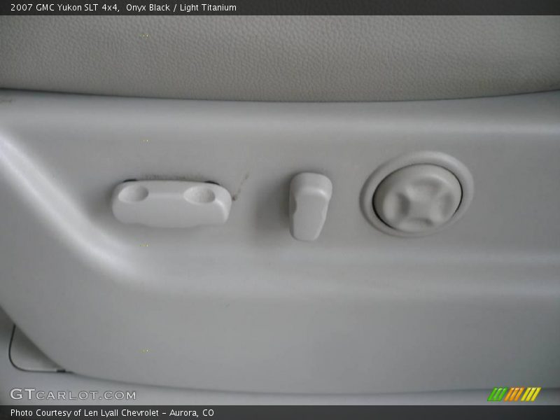 Onyx Black / Light Titanium 2007 GMC Yukon SLT 4x4
