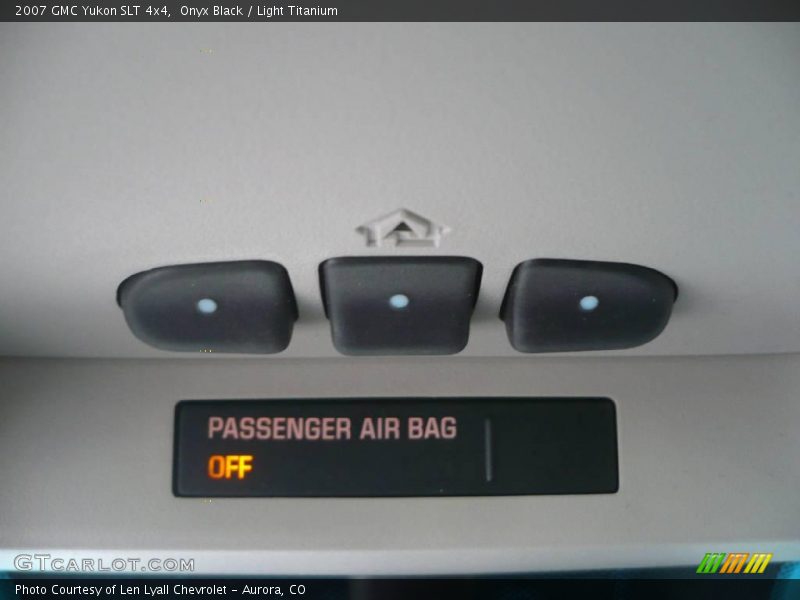 Onyx Black / Light Titanium 2007 GMC Yukon SLT 4x4