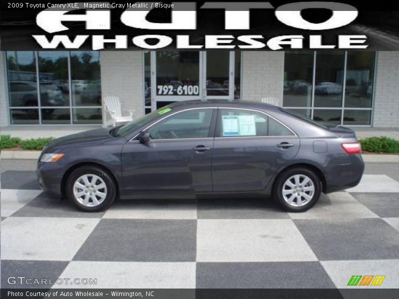 Magnetic Gray Metallic / Bisque 2009 Toyota Camry XLE