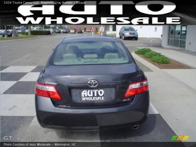Magnetic Gray Metallic / Bisque 2009 Toyota Camry XLE