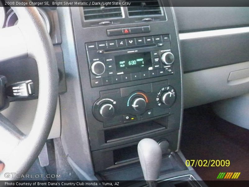 Bright Silver Metallic / Dark/Light Slate Gray 2008 Dodge Charger SE