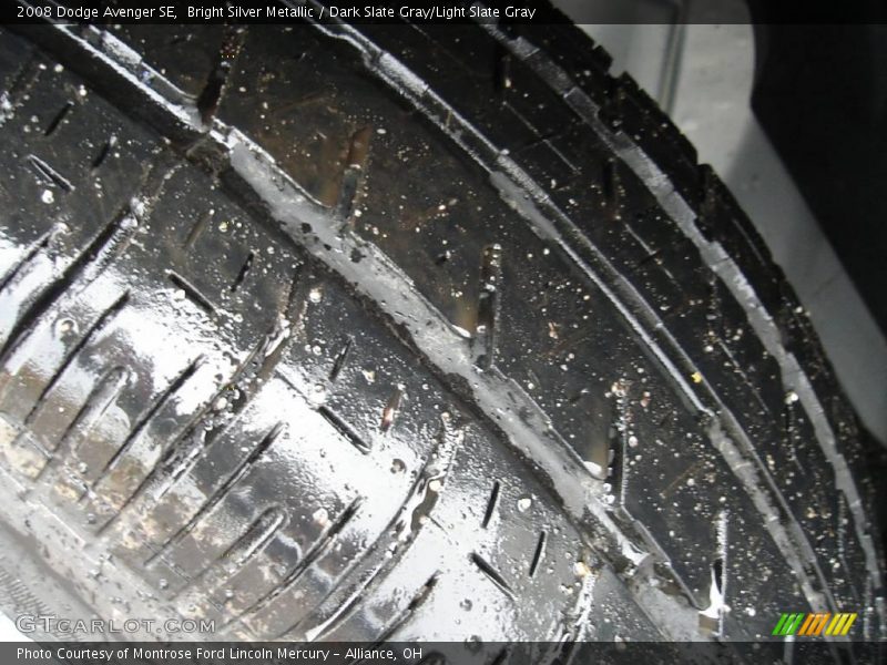 Bright Silver Metallic / Dark Slate Gray/Light Slate Gray 2008 Dodge Avenger SE