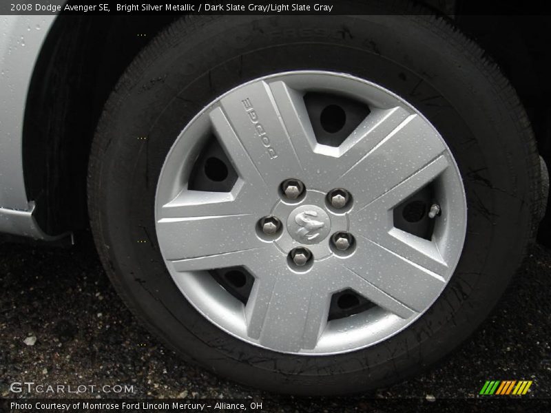 Bright Silver Metallic / Dark Slate Gray/Light Slate Gray 2008 Dodge Avenger SE