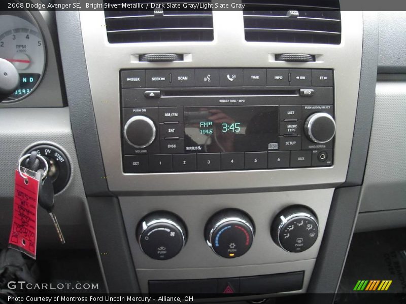 Bright Silver Metallic / Dark Slate Gray/Light Slate Gray 2008 Dodge Avenger SE