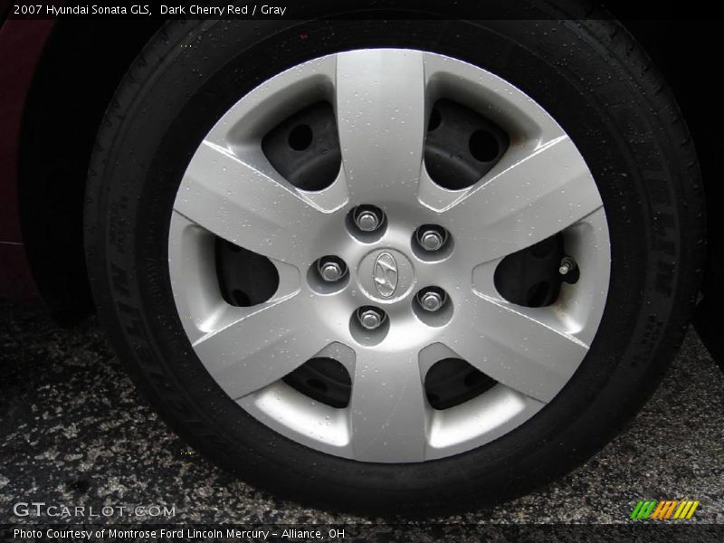 Dark Cherry Red / Gray 2007 Hyundai Sonata GLS