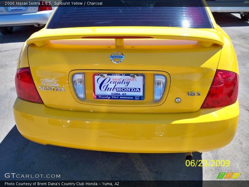 Sunburst Yellow / Charcoal 2006 Nissan Sentra 1.8 S