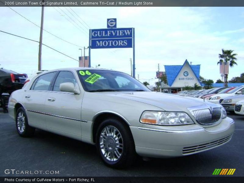 Cashmere Tri-Coat / Medium Light Stone 2006 Lincoln Town Car Signature Limited