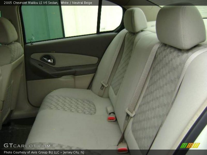 White / Neutral Beige 2005 Chevrolet Malibu LS V6 Sedan