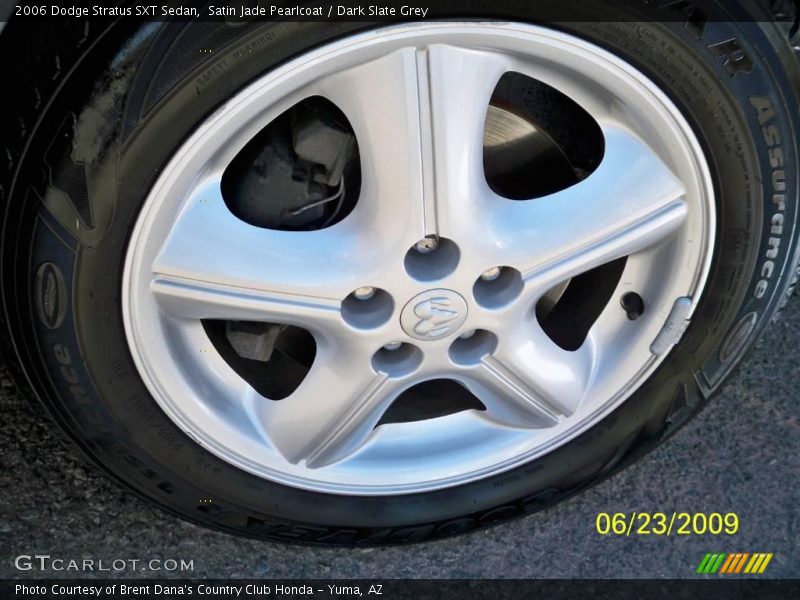 Satin Jade Pearlcoat / Dark Slate Grey 2006 Dodge Stratus SXT Sedan