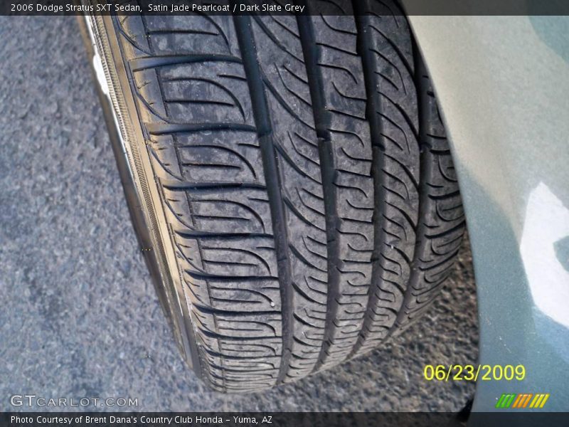 Satin Jade Pearlcoat / Dark Slate Grey 2006 Dodge Stratus SXT Sedan