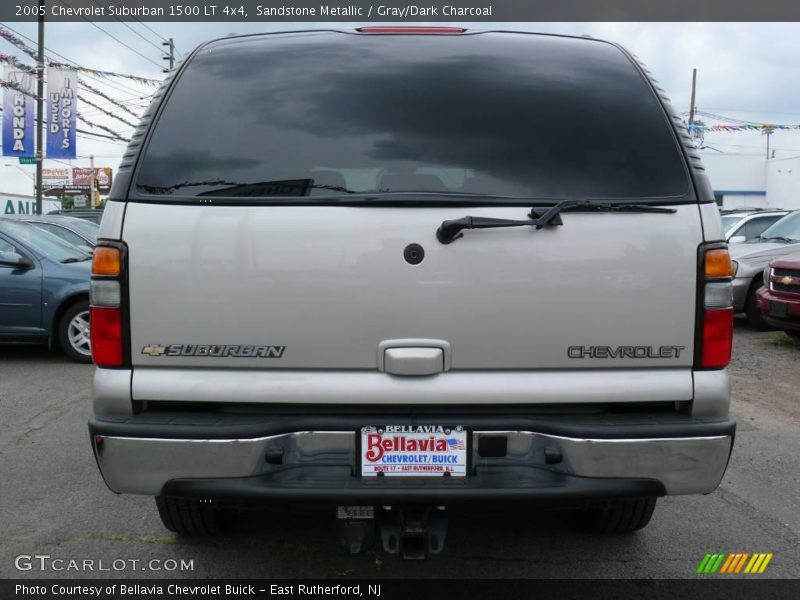 Sandstone Metallic / Gray/Dark Charcoal 2005 Chevrolet Suburban 1500 LT 4x4
