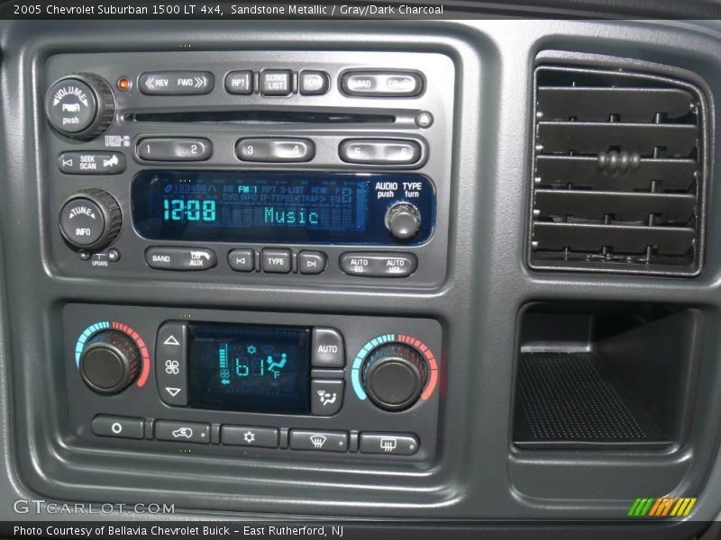 Sandstone Metallic / Gray/Dark Charcoal 2005 Chevrolet Suburban 1500 LT 4x4