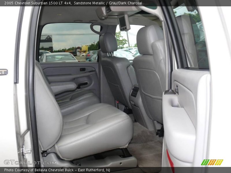 Sandstone Metallic / Gray/Dark Charcoal 2005 Chevrolet Suburban 1500 LT 4x4