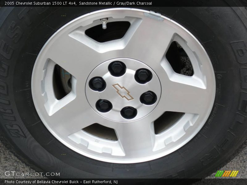 Sandstone Metallic / Gray/Dark Charcoal 2005 Chevrolet Suburban 1500 LT 4x4