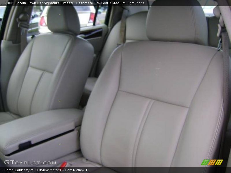 Cashmere Tri-Coat / Medium Light Stone 2006 Lincoln Town Car Signature Limited