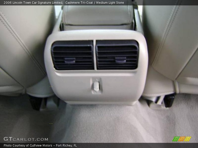 Cashmere Tri-Coat / Medium Light Stone 2006 Lincoln Town Car Signature Limited