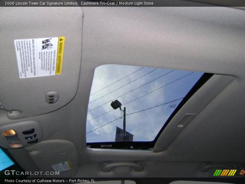 Cashmere Tri-Coat / Medium Light Stone 2006 Lincoln Town Car Signature Limited