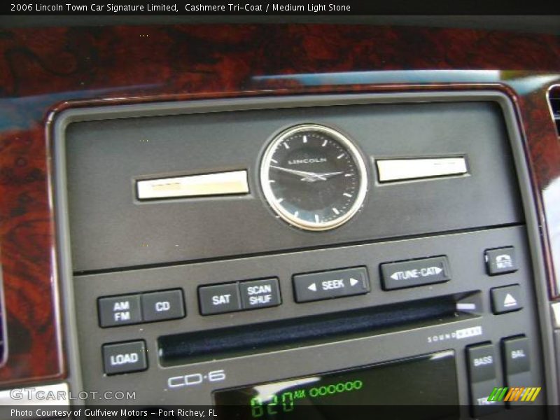 Cashmere Tri-Coat / Medium Light Stone 2006 Lincoln Town Car Signature Limited