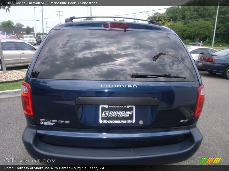 Patriot Blue Pearl / Sandstone 2002 Dodge Caravan SE