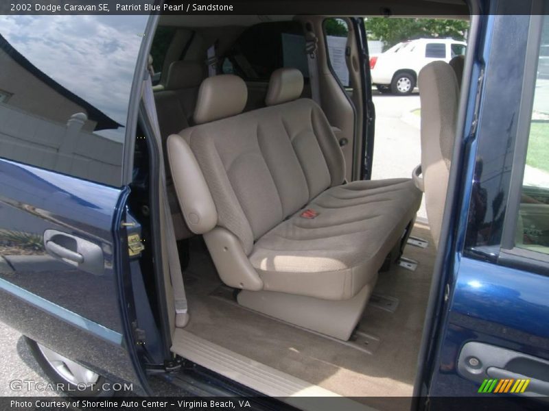 Patriot Blue Pearl / Sandstone 2002 Dodge Caravan SE