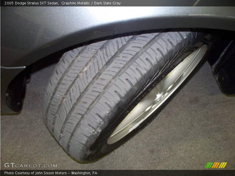 Graphite Metallic / Dark Slate Gray 2005 Dodge Stratus SXT Sedan