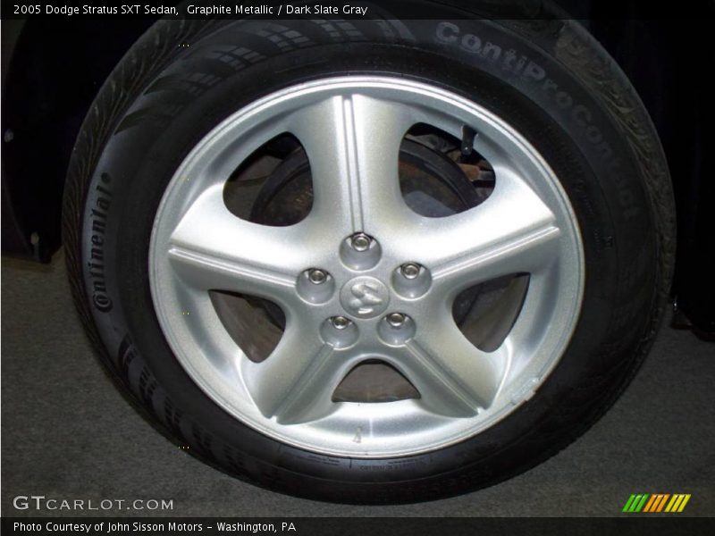 Graphite Metallic / Dark Slate Gray 2005 Dodge Stratus SXT Sedan