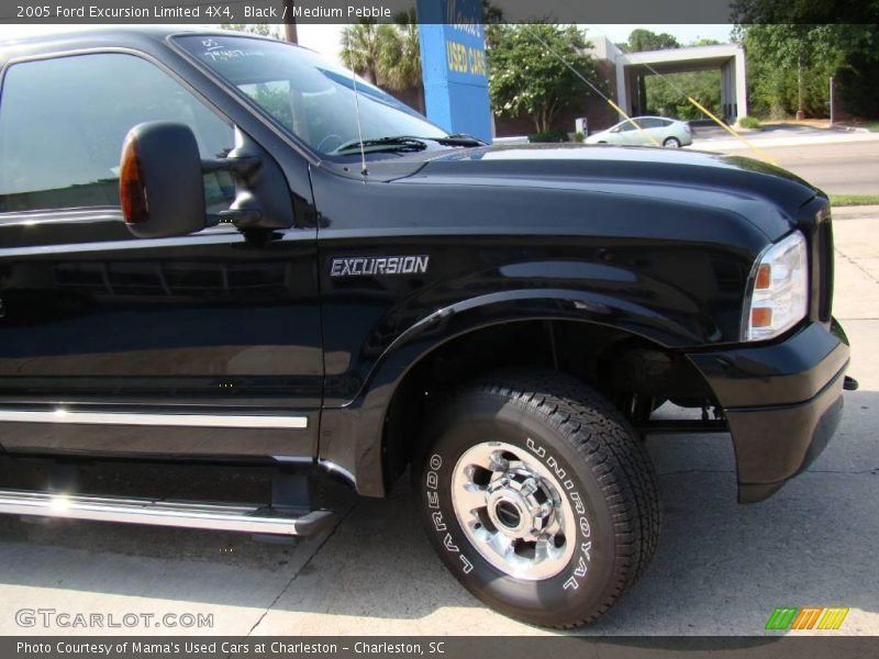 Black / Medium Pebble 2005 Ford Excursion Limited 4X4