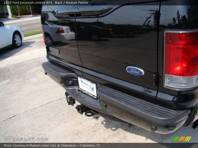 Black / Medium Pebble 2005 Ford Excursion Limited 4X4