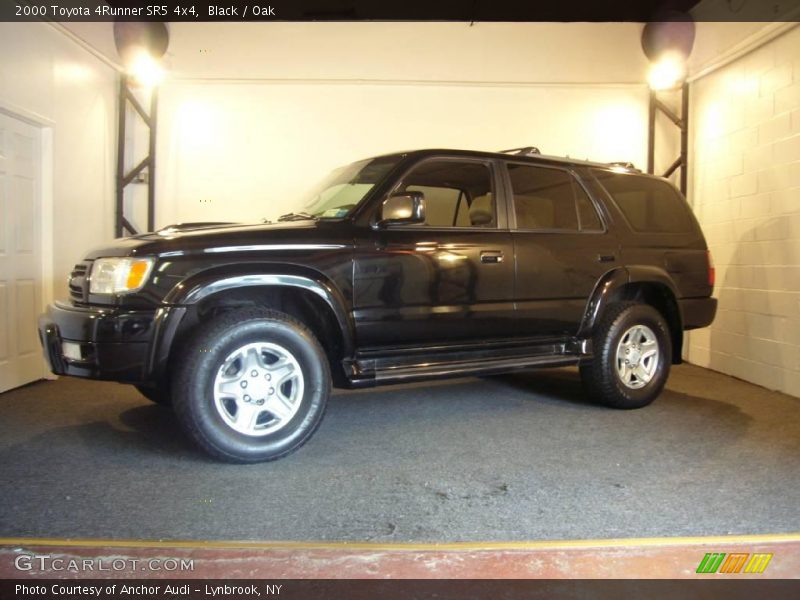 Black / Oak 2000 Toyota 4Runner SR5 4x4