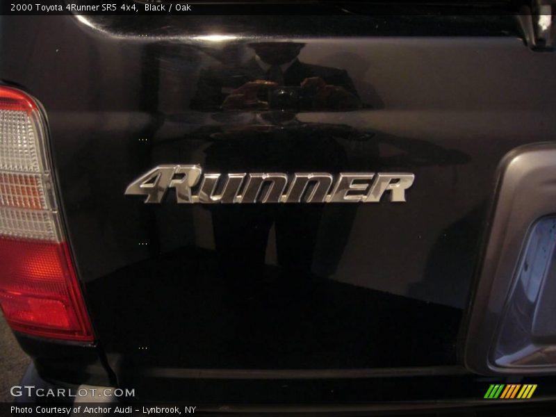 Black / Oak 2000 Toyota 4Runner SR5 4x4