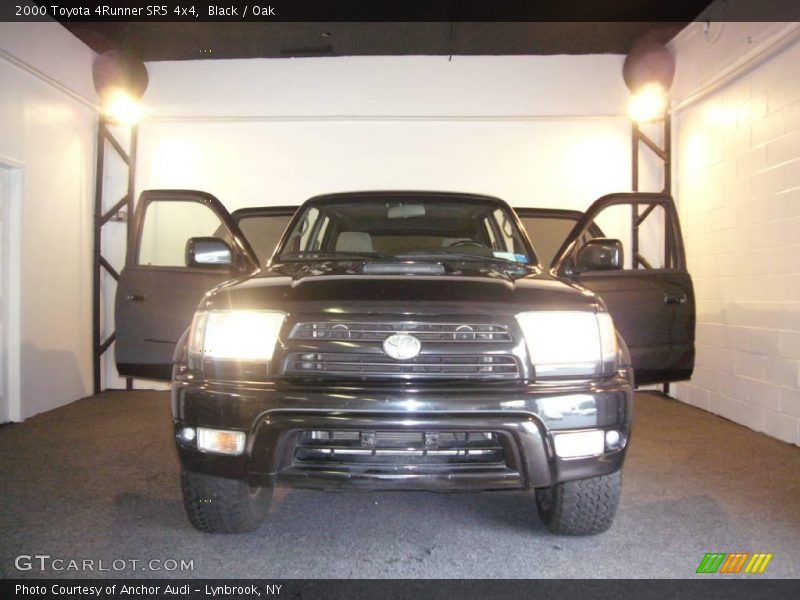 Black / Oak 2000 Toyota 4Runner SR5 4x4