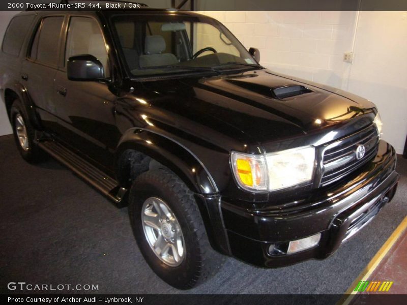 Black / Oak 2000 Toyota 4Runner SR5 4x4