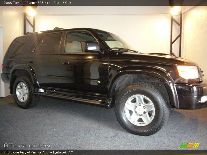 Black / Oak 2000 Toyota 4Runner SR5 4x4