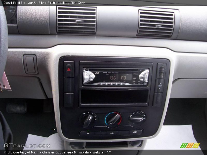 Silver Birch Metallic / Flint Grey 2004 Ford Freestar S