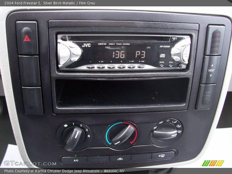 Silver Birch Metallic / Flint Grey 2004 Ford Freestar S
