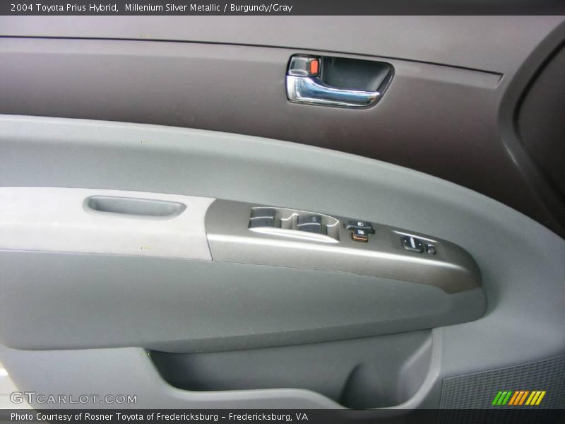 Millenium Silver Metallic / Burgundy/Gray 2004 Toyota Prius Hybrid