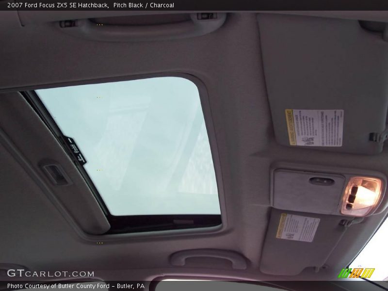 Pitch Black / Charcoal 2007 Ford Focus ZX5 SE Hatchback