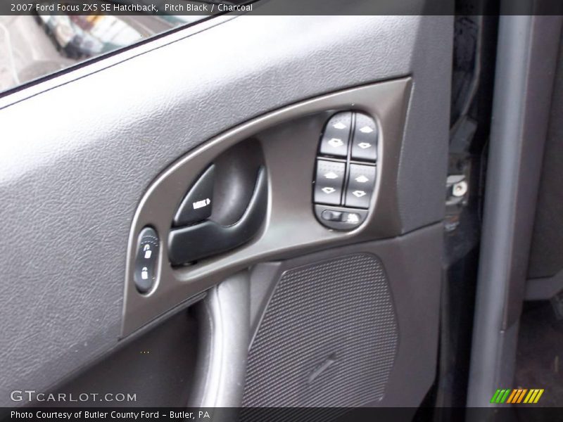 Pitch Black / Charcoal 2007 Ford Focus ZX5 SE Hatchback