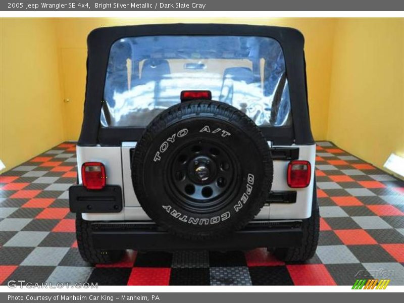 Bright Silver Metallic / Dark Slate Gray 2005 Jeep Wrangler SE 4x4