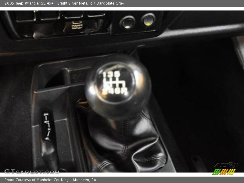 Bright Silver Metallic / Dark Slate Gray 2005 Jeep Wrangler SE 4x4