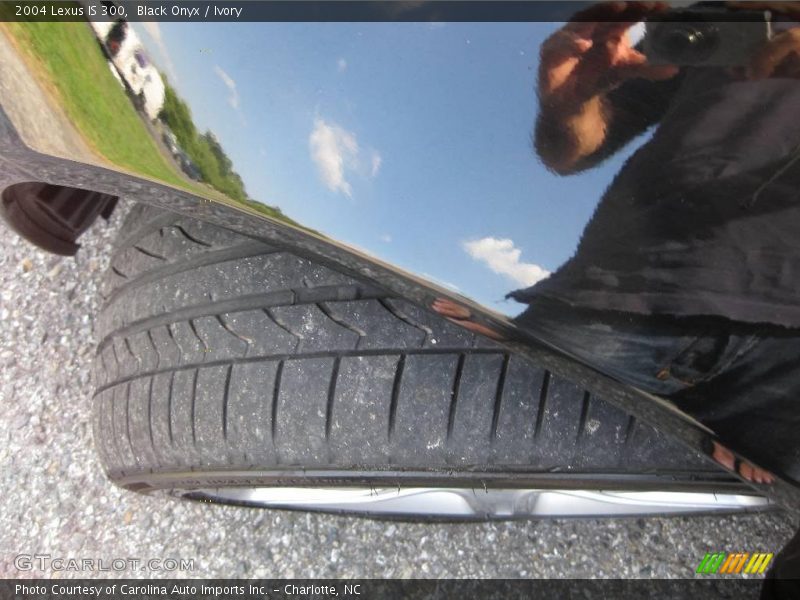 Black Onyx / Ivory 2004 Lexus IS 300