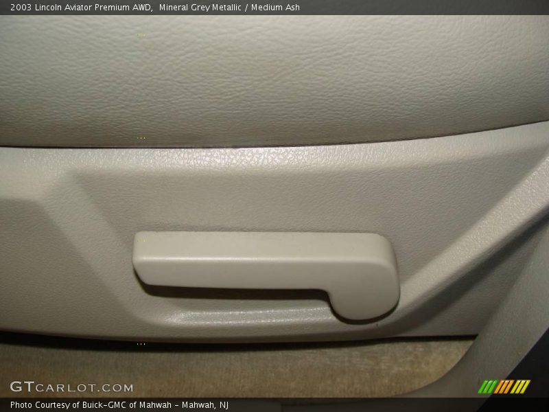Mineral Grey Metallic / Medium Ash 2003 Lincoln Aviator Premium AWD