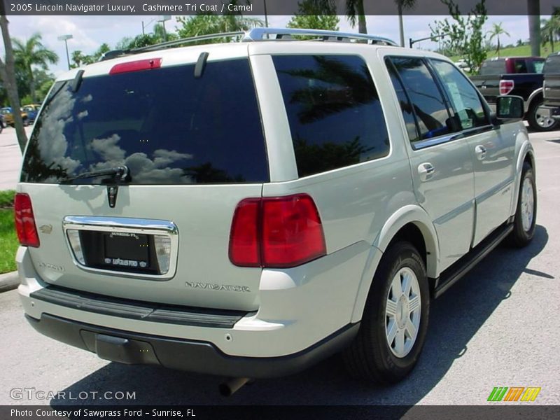 Cashmere Tri Coat / Camel 2005 Lincoln Navigator Luxury