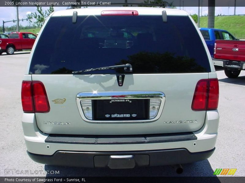 Cashmere Tri Coat / Camel 2005 Lincoln Navigator Luxury