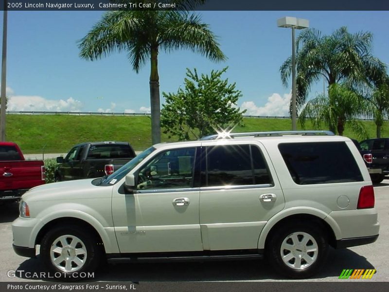 Cashmere Tri Coat / Camel 2005 Lincoln Navigator Luxury