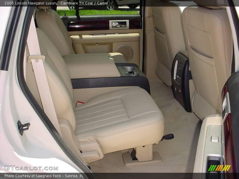 Cashmere Tri Coat / Camel 2005 Lincoln Navigator Luxury