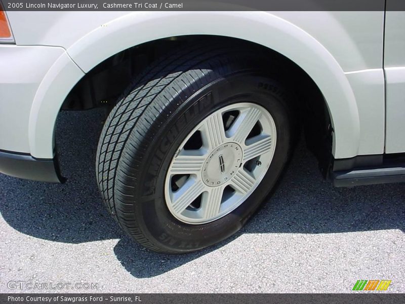 Cashmere Tri Coat / Camel 2005 Lincoln Navigator Luxury