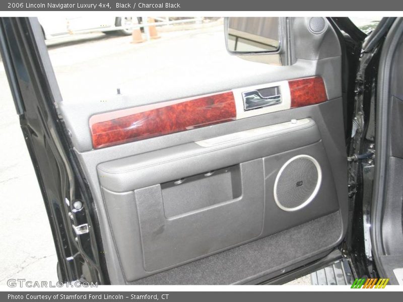 Black / Charcoal Black 2006 Lincoln Navigator Luxury 4x4