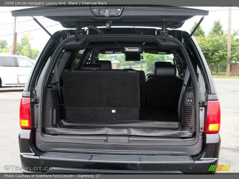 Black / Charcoal Black 2006 Lincoln Navigator Luxury 4x4